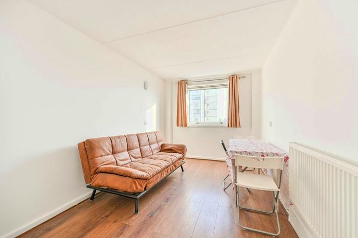 1 Bedroom Flat To Rent In Alfreda Street, Battersea Park, Battersea, London, SW11