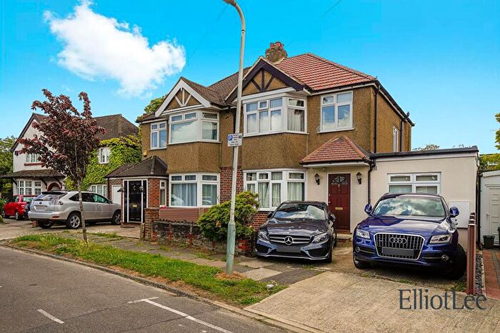 3 Bedroom Semi-Detached House To Rent In Primrose Gardens, Ruislip, HA4