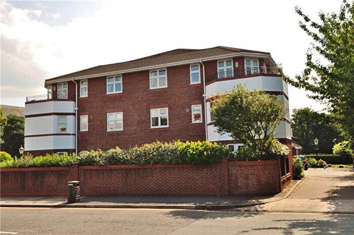 2 Bedroom Flat To Rent In Meols Drive, Hoylake, Wirral, CH47