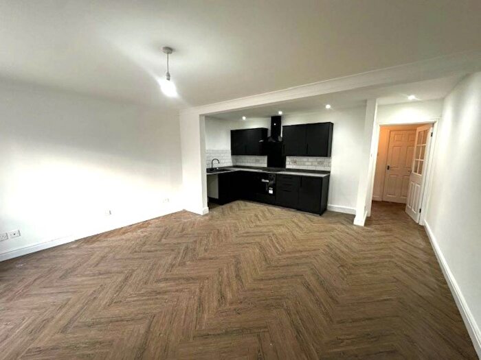 1 Bedroom Flat To Rent In Brampton Road, Wombwell, Barnsley, S73