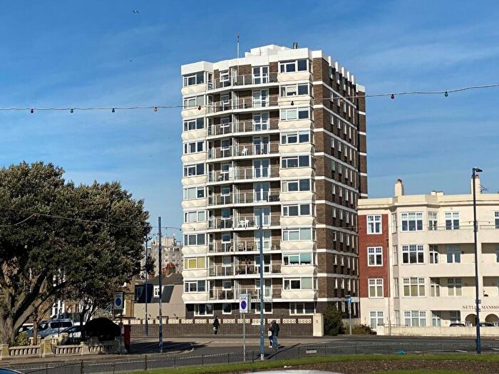 2 Bedroom Flat For Sale In South Parade, Southsea, PO5