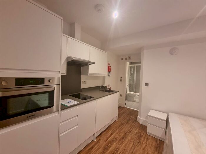 Studio To Rent In Willoughby Road, Turnpike Lane, London, N8