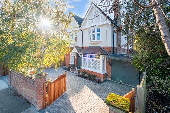 6 Bedroom Detached House For Sale In Wantage Road, London, SE12