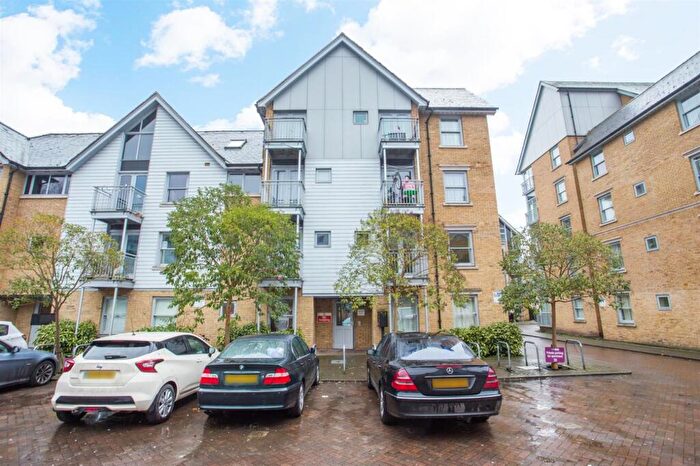 2 Bedroom Flat To Rent In Bingley Court, Canterbury, Kent, CT1