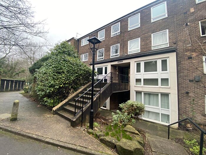 2 Bedroom Flat To Rent In Lincoln House Redcliffe Road, Nottingham, Nottinghamshire, NG3