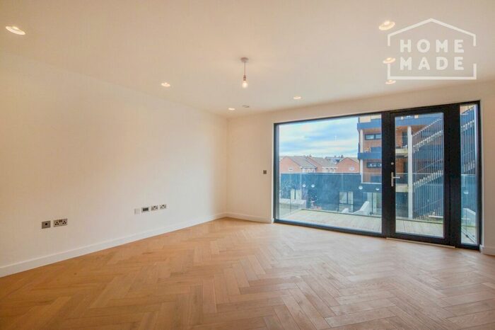 1 Bedroom Flat To Rent In Coppice Yard, Croydon, CR0