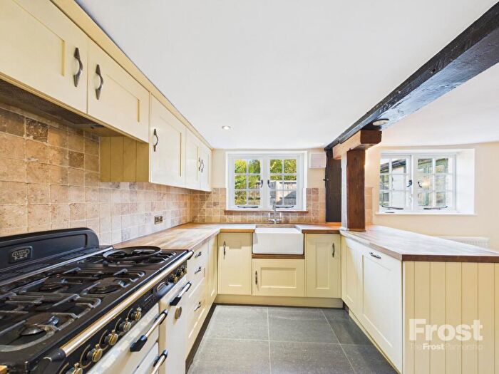 3 Bedroom Semi-Detached House To Rent In Britwell Road, Burnham, Bucks, SL1