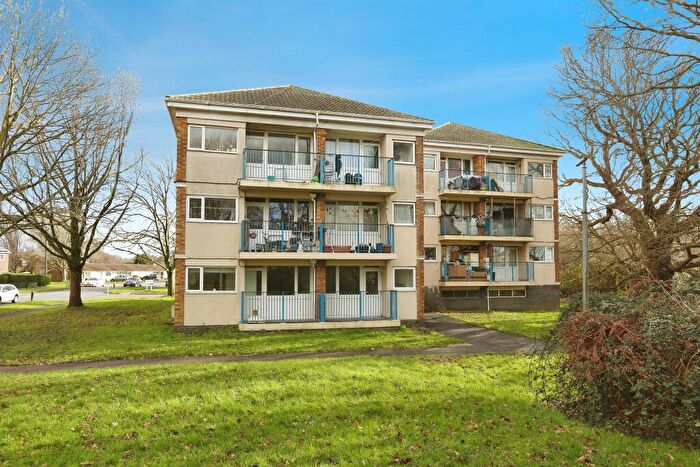 1 Bedroom Flat For Sale In Longfield Avenue, Fareham, PO14