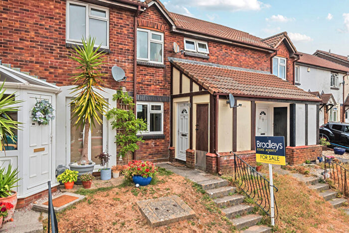 1 Bedroom Flat For Sale In Bakers Close, Plympton, Plymouth, Devon, PL7