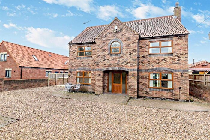 4 Bedroom Detached House To Rent In Moss Road, Moss, Doncaster, DN6