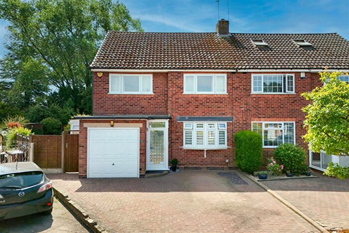 3 Bedroom Semi-Detached House For Sale In Rushleigh Road, Majors Green, Solihull, B90