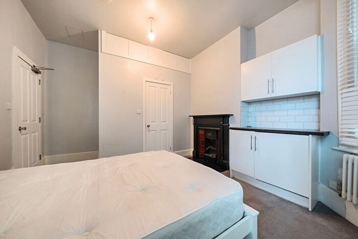 Studio To Rent In Langham Road, London, N15