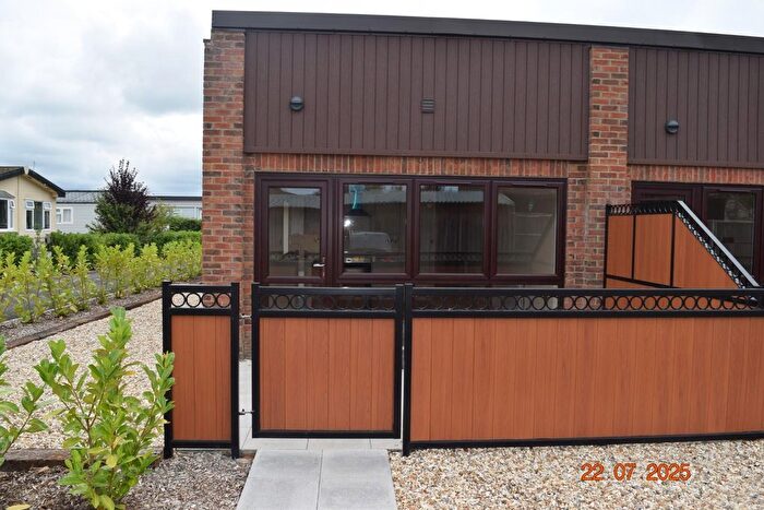 2 Bedroom Flat To Rent In Edithmead, Highbridge, TA9