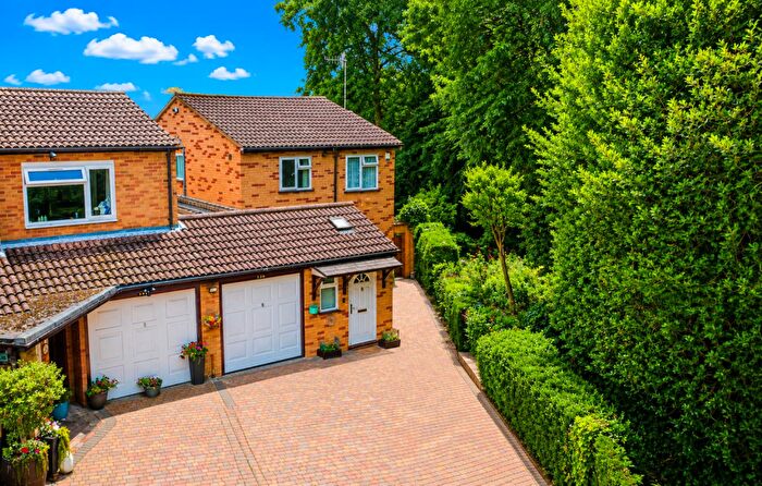 3 Bedroom Link Detached House For Sale In Chambersbury Lane, Nash Mills, Hemel Hempstead, HP3