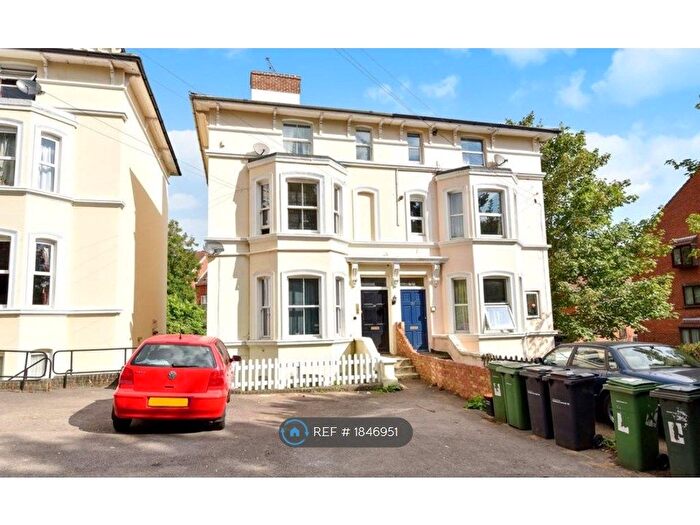 1 Bedroom Flat To Rent In Buckland Hill, Maidstone, ME16