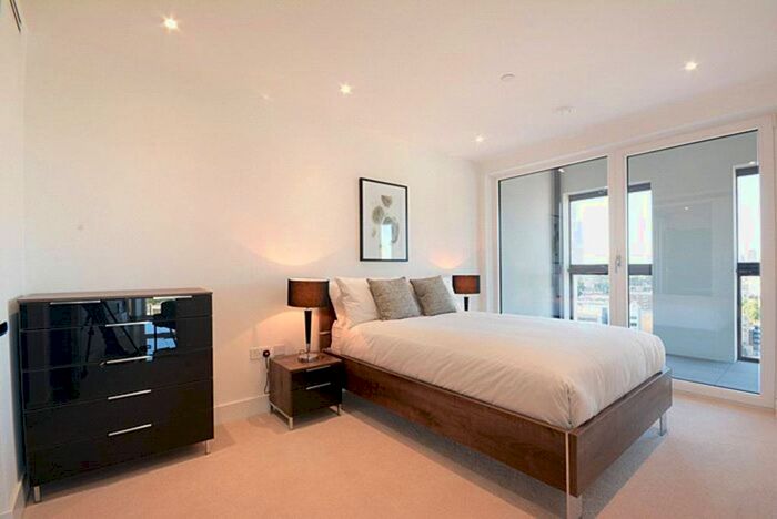 2 Bedroom Flat To Rent In Blackfriars Road, Southwark, London, SE1