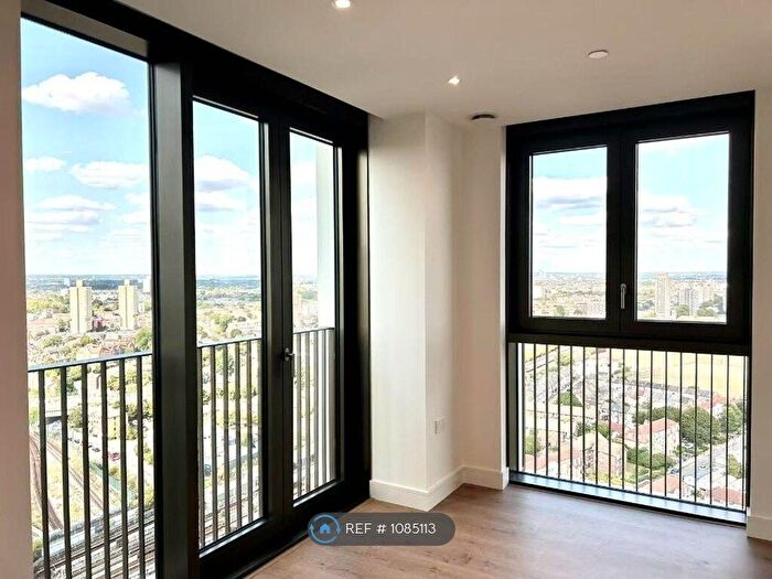2 Bedroom Flat To Rent In Affinity View, London, E16