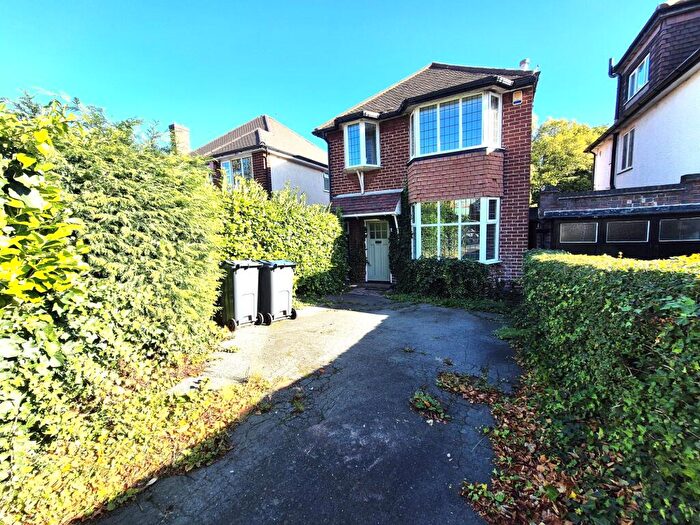 3 Bedroom Detached House To Rent In Maxstoke Road, Sutton Coldfield, B73