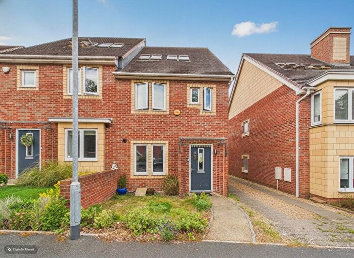 4 Bedroom Semi Detached House To Rent In Kennedy Avenue, High Wycombe, Buckinghamshire, HP11