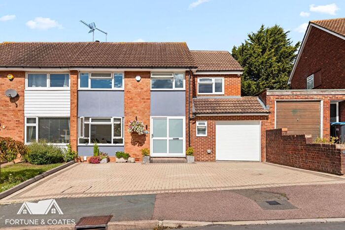 5 Bedroom Semi-Detached House For Sale In Watersmeet, Harlow, CM19