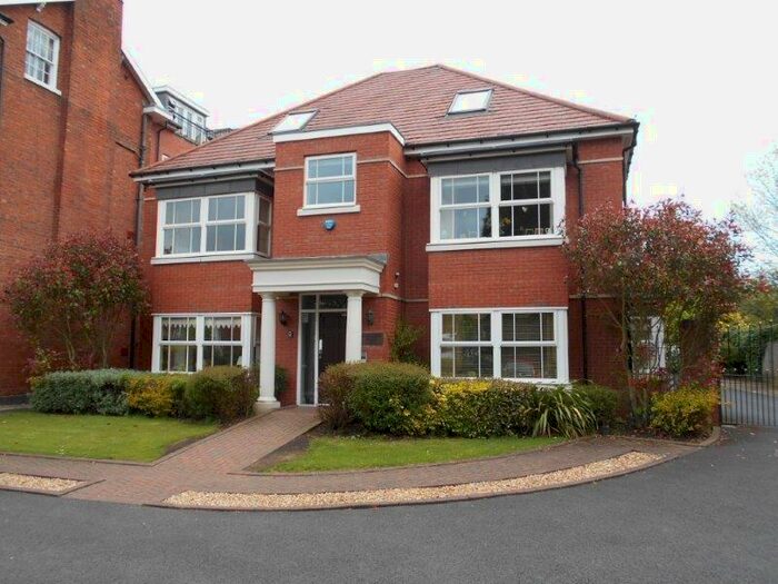 2 Bedroom Flat To Rent In Birmingham Road, Sutton Coldfield, B72