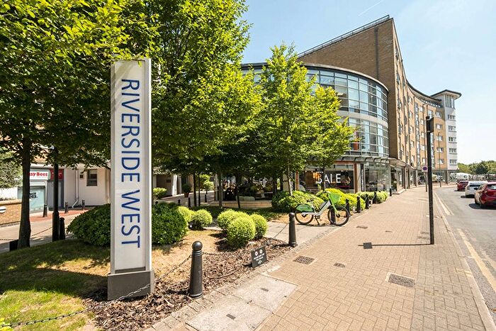 2 Bedroom Flat To Rent In Smugglers Way, Wandsworth, London, SW18