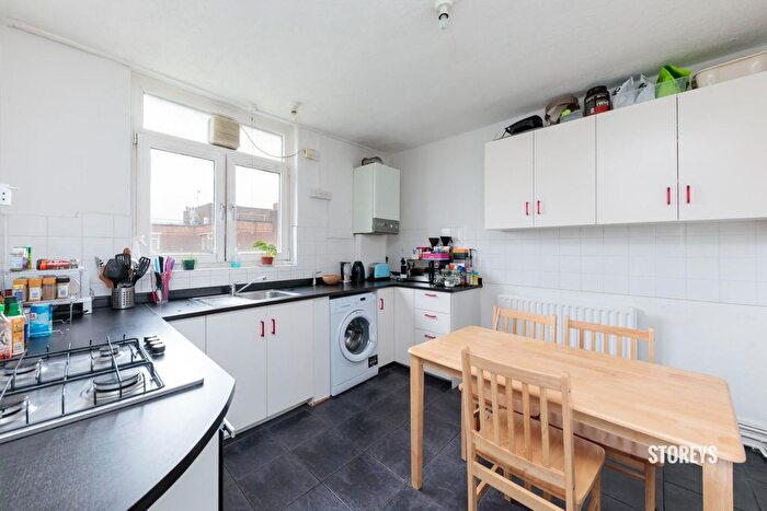 3 Bedroom Flat To Rent In Homerton High Street, Hackney, E9