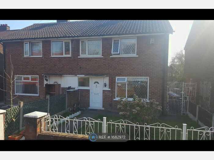 3 Bedroom Semi-Detached House To Rent In Kenyon Way, Manchester, M38