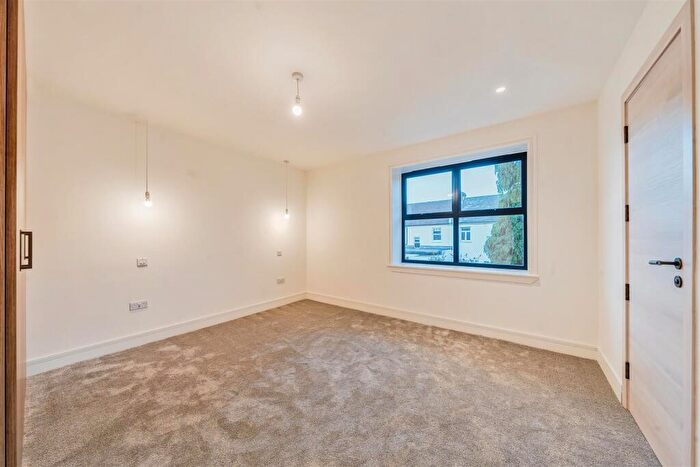 3 Bedroom End Of Terrace House For Sale In Cambridge Road, London, SE20