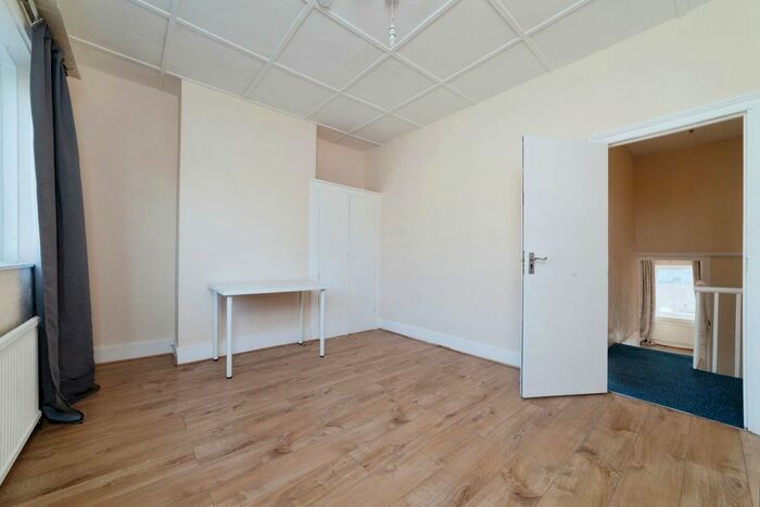 3 Bedroom Terraced House For Sale In Cranbourne Road, Leyton, London, E15