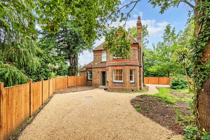 2 Bedroom Detached House To Rent In Uxbridge Road, Hampton Hill, Hampton, Middlesex, TW12