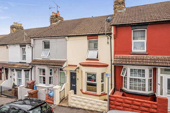3 Bedroom Terraced House For Sale In Ideal First Home Or Investment | Spacious -bed Terrace | Great Location, ME7