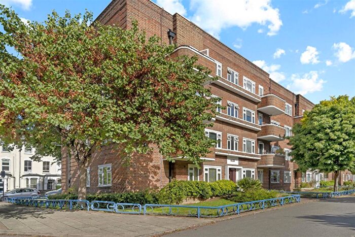 2 Bedroom Flat For Sale In Lorne Road, Finsbury Park, N4