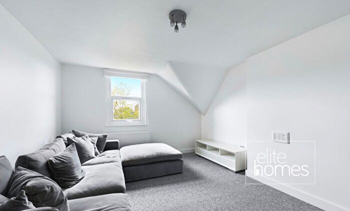1 Bedroom Flat To Rent In Oliver Grove, London, SE25