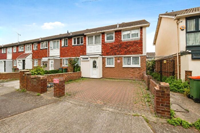 3 Bedroom End Of Terrace House For Sale In Boleyn Road, East Ham, London, E6