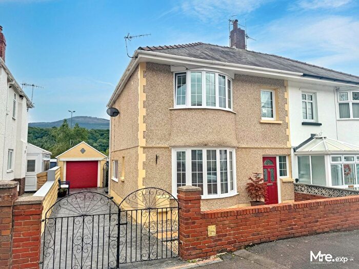 3 Bedroom Semi-Detached House For Sale In Llewellyn Street, Glynneath, Neath, SA11