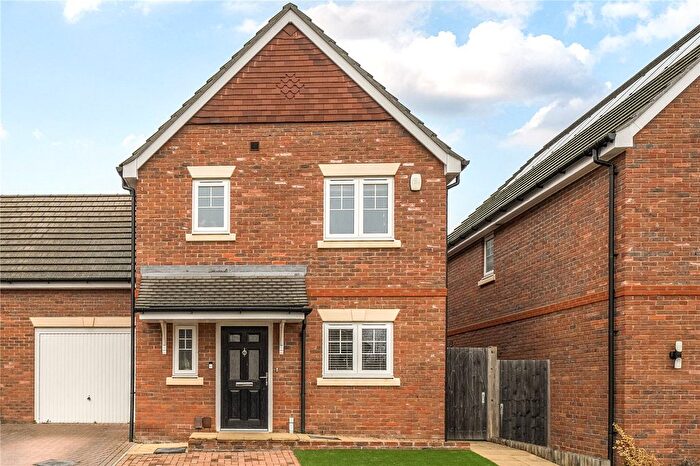 3 Bedroom Semi Detached House For Sale In The Docks, Bracknell, Berkshire, RG12