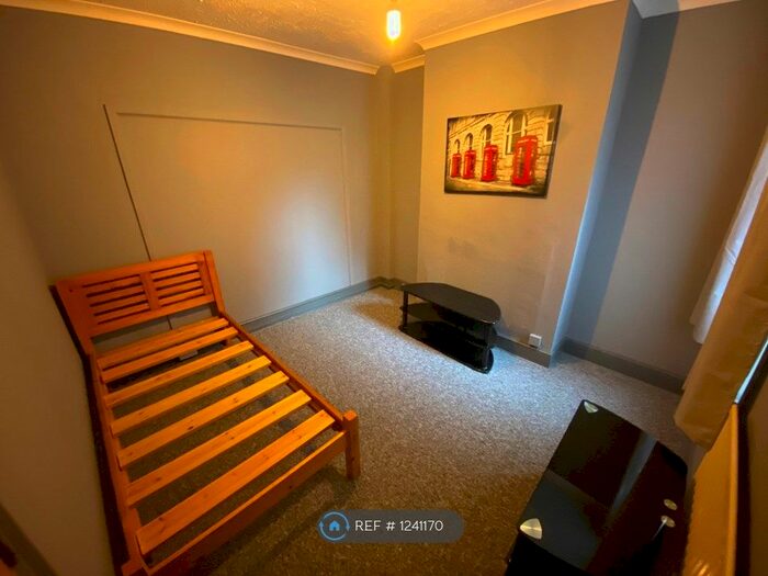 4 Bedroom Terraced House To Rent In Malmesbury Road, Southampton SO15