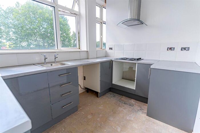 2 Bedroom Apartment To Rent In Holloway Head, Birmingham, West Midlands, B1