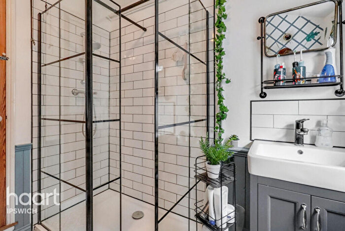 2 Bedroom Semi-Detached House For Sale In Bramford Lane, Ipswich, IP1