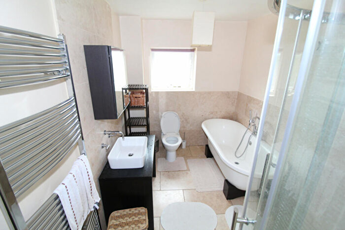 2 Bedroom Terraced House To Rent In Knockhall Chase, Dartford, Kent, DA9