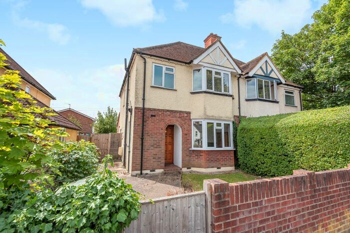 4 Bedroom Semi-Detached House To Rent In Aldershot Road, Guildford GU2