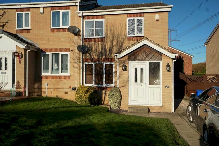 3 Bedroom Semi-Detached House To Rent In Meadow Gate Avenue, Sothall, Sheffield, S20
