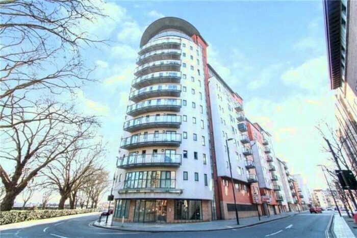 2 Bedroom Flat To Rent In Orchard Place, Southampton, SO14