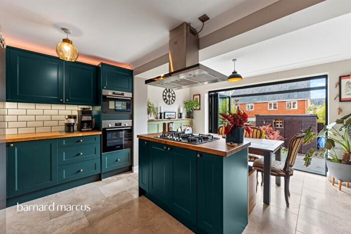 4 Bedroom Terraced House For Sale In St. Annes Drive North, Redhill, RH1