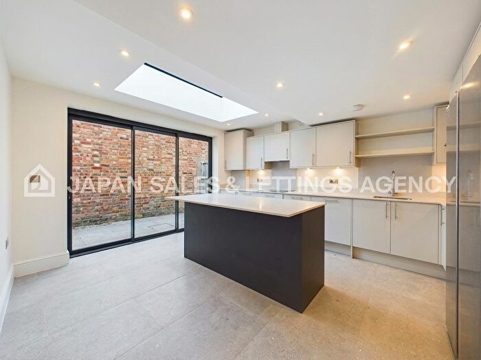 4 Bedroom Terraced House To Rent In Somerset Road, Ealing, W4