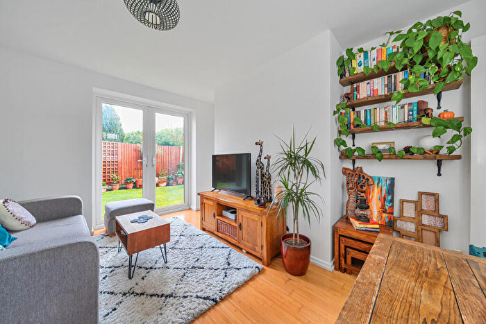 1 Bedroom Bungalow For Sale In Sheenewood, London, SE26