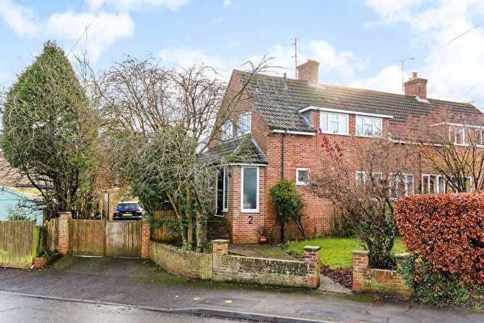 3 Bedroom Semi-Detached House For Sale In Sarum Way, Hungerford, RG17