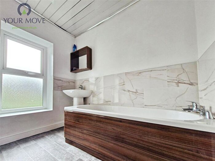 1 Bedroom Semi-Detached House To Rent In Skipton Road, Keighley, West Yorkshire, BD21