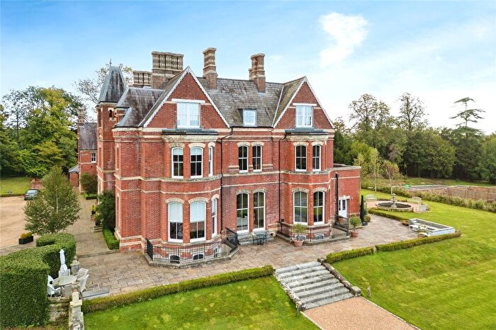 2 Bedroom Flat For Sale In Hastings Road, Hawkhurst, Cranbrook, Kent, TN18